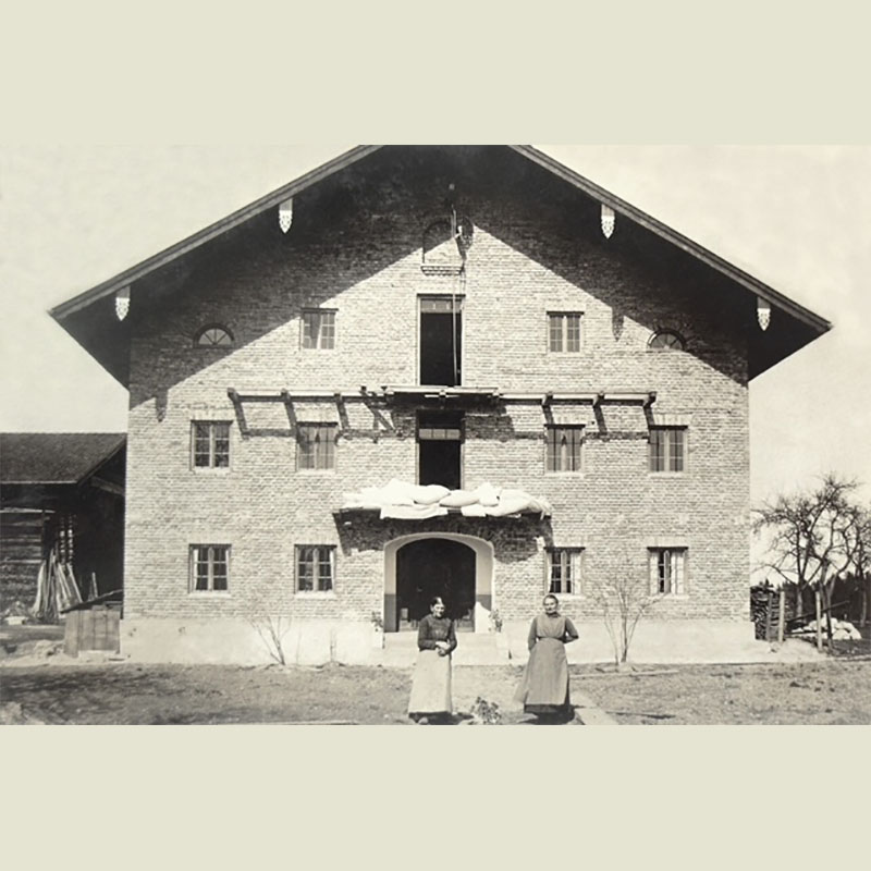 Wiederaufbau des Wohnhauses